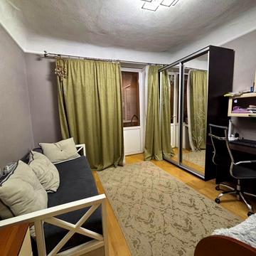 Харківська набережна вул., 7