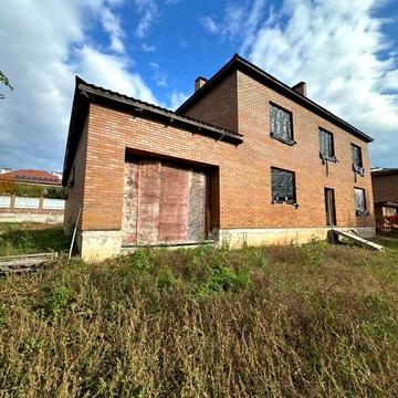 Цегляний будинок в закритому котеджному містечку . Газ !!