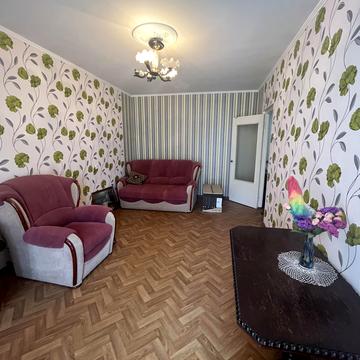 Академіка Корольова вул., 104/2