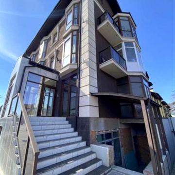 Соборна вул., 81а