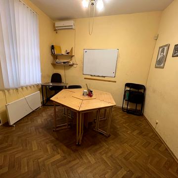 Монастирська вул. (Володарського), 3