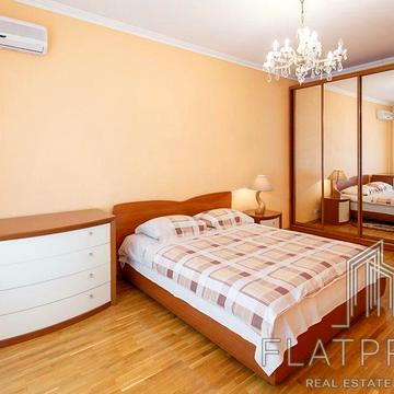 Прорізна вул., 10