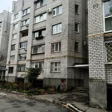 Продам в центрі міста 2-х кімнатну квартиру