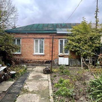 Продається 1/2 будинку р-н Сонячного парку