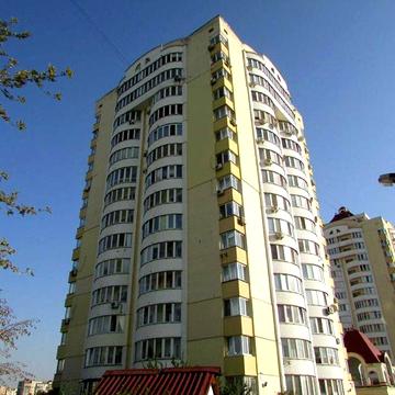 ОБОЛОНЬ. Поруч метро. Будинок 2001 р. Консьєрж. 1-кімн.кв. 44/22/12 м2