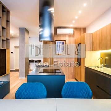 Андрія Верхогляда вул. (Михайла Драгомирова), 15