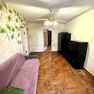 Продается 3 ком кв в Осипенковском р-не по ул Зестафонская