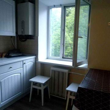 Набережно-Лугова вул., 7-Б