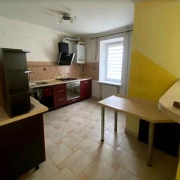 Продаж 4к квартири на вул. Золотогірська