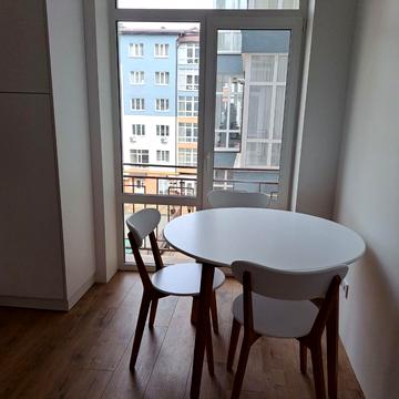 Мельника, 10