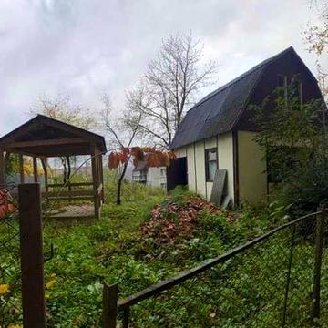 Дача в Оріховицях