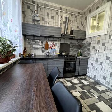 Незалежності вул. (Титова), 6