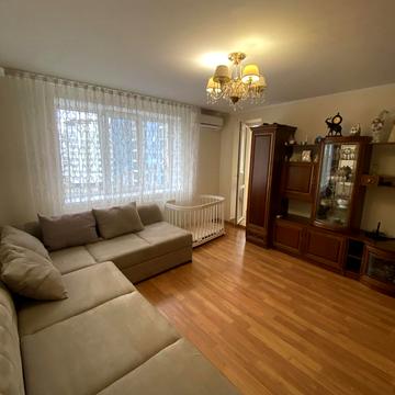 Августина Волошина вул., 11