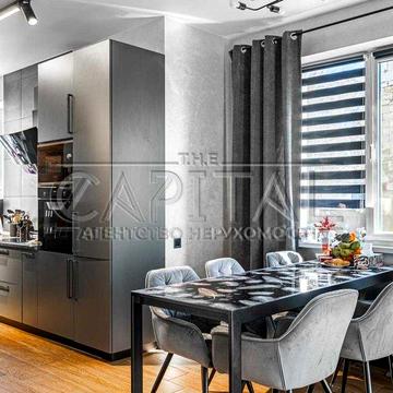 Продається  двоповерховий будинок 152 кв м з ремонтом Басейн