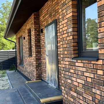 Будинок з другим світлом.