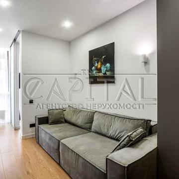 Джона Маккейна вул. (Івана Кудрі), 1-Б