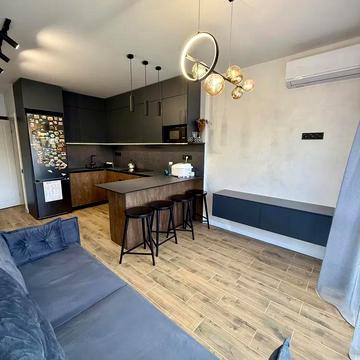 Бічна Львівська вул., 1-Б