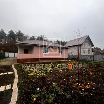 Хутірська вул. (Жовтнева), 1