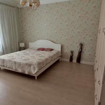 Вокзальна вул. (Петровського), 1