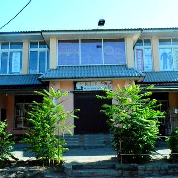 Майдан озерний, 19