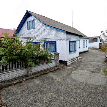 Продається затишний будинок в смт Рокитне житловий стан