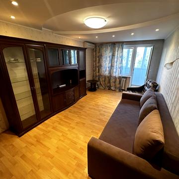 Генерала Генадія Воробйова вул. (Курська), 12-Б