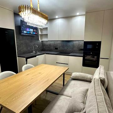 Богдана Хмельницького вул., 94