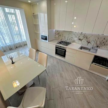 Левка Лукяненка вул. (Василя Жуковського), 18