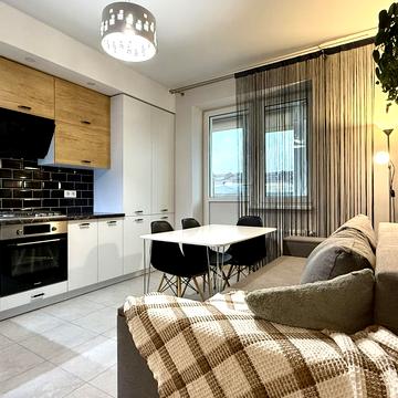 Волошкова вул., 1