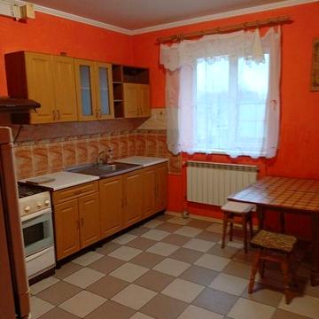 Здається будинок в Хотові.