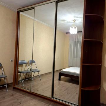 Братиславська вул., 4