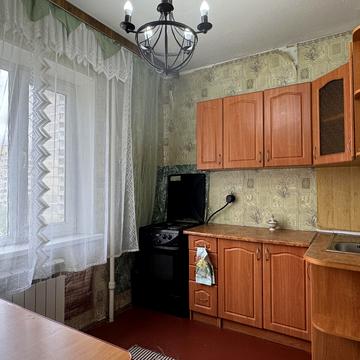 Миколи Ушакова вул., 16