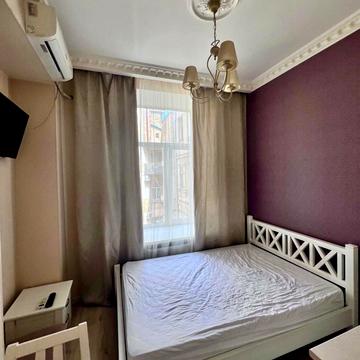 Успенська вул. (Чичерина), 2