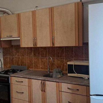 Здам теплу 2-3 кім. Частину будинку з окремим двором . автономка.