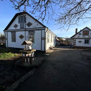 Продається будинок Городище(центр),вулиця паралельна центральній