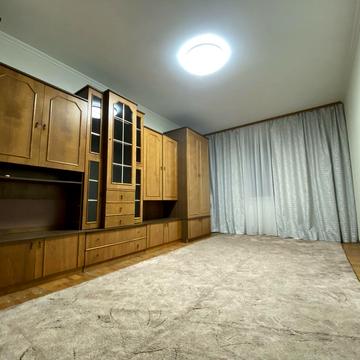 Володимира Івасюка просп. (Героїв Сталінграду), 1