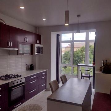 Оренда ексклюзивної 1.5 кім. кв. Карпатська, центр