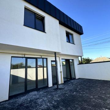 Продаж будинку р-н Шкільна