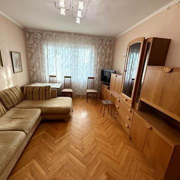 Миколи Ушакова вул., 16