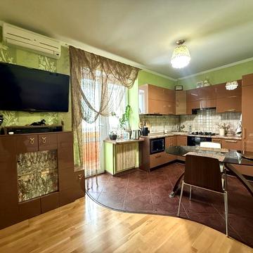 Оренда просторої однокімнатної квартири. Городок