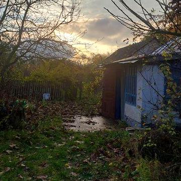 Продам будинок з земельною ділянкою