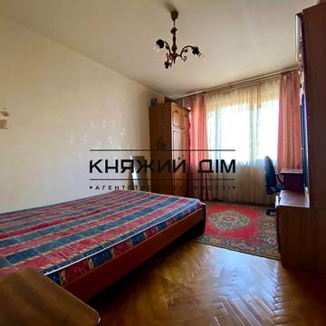 Дарницький бульв., 7