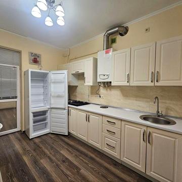 Здається 1 кімнатна з газом поруч ТРЦ " Токіо"