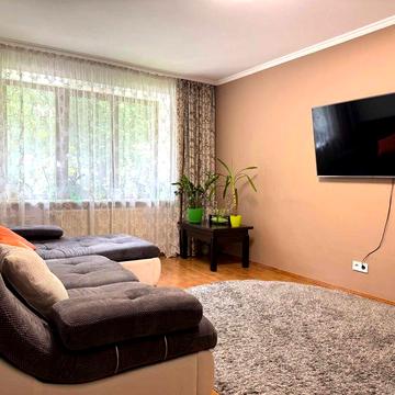 Продам чотирикімнатну з ремонтом, автономка, цегляний будинок, Рівне