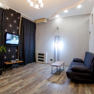 Прорізна вул., 21