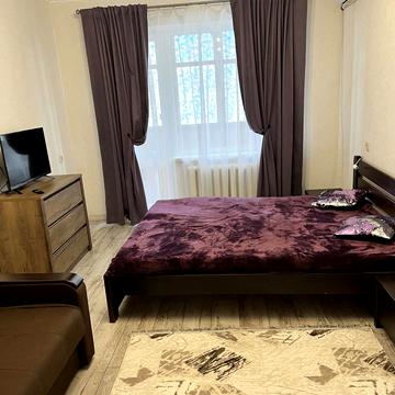 Академіка Корольова вул., 47/1