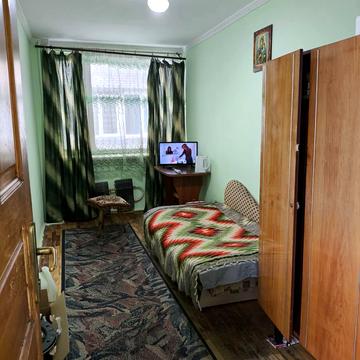 Дністерська вул., 6