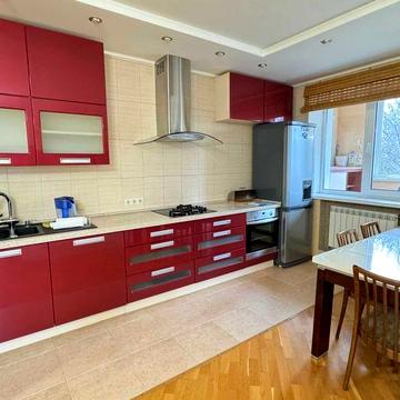 Простора 4 кім. кв, поряд зелена зона, вул. Грушевського, 12! Вишгород