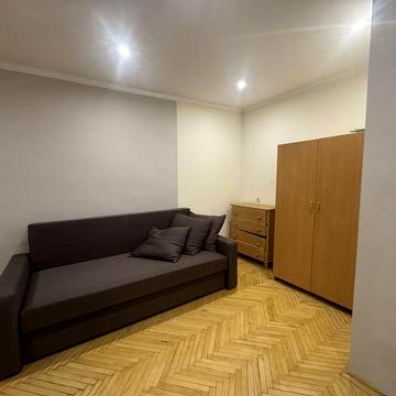 Гетьмана Павла Полуботка вул. (Попудренка), 32