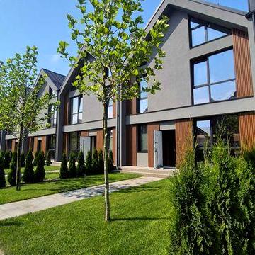 Таунхаус 160 м² + мансарда 55 м² з підвалом-укриттям з окремим виходом